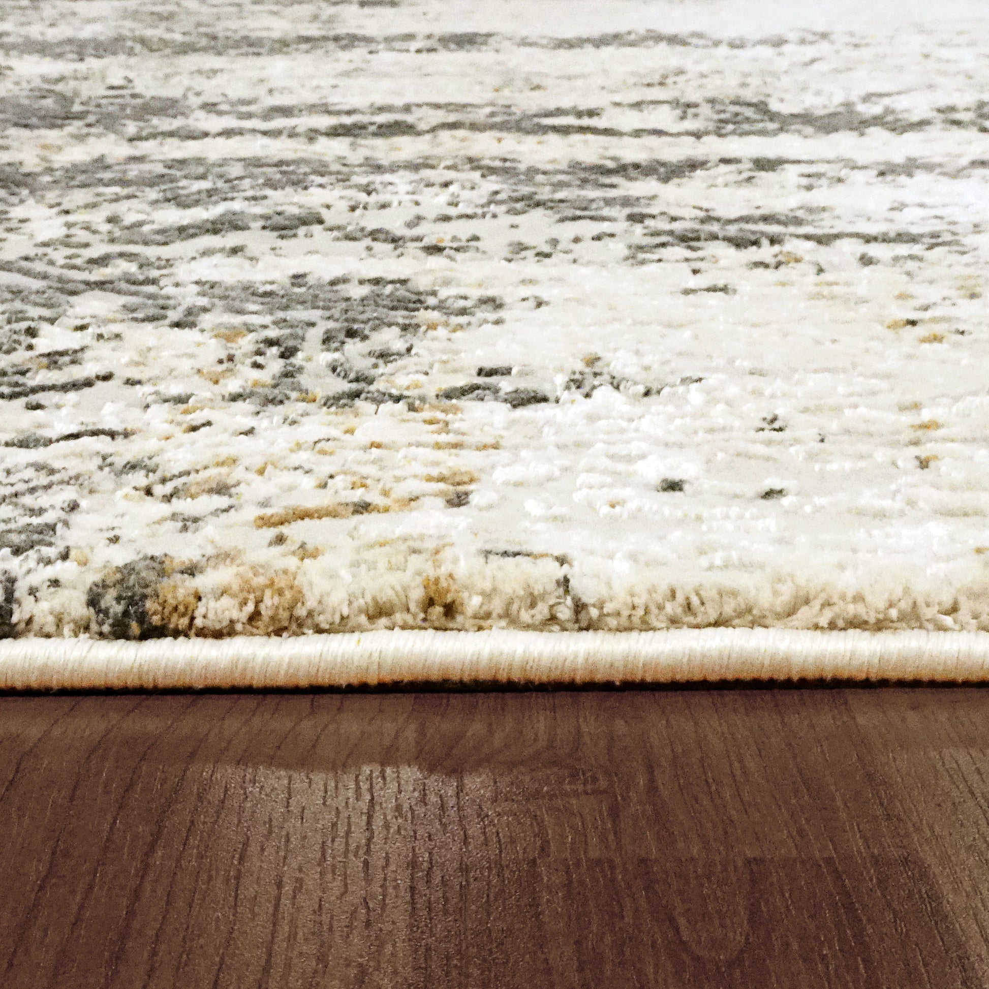 Quartz Transitional Ivory/Grey Distressed Medium Pile Rug