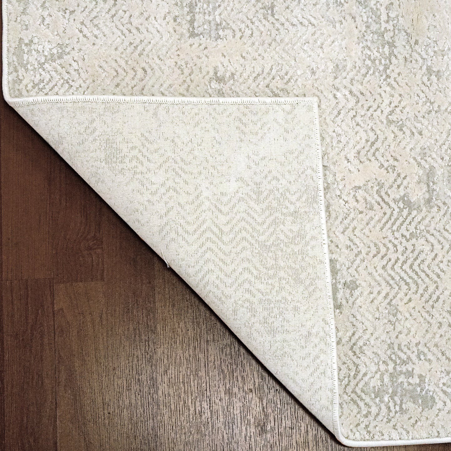 Quartz Transitional Ivory Distressed Medium Pile Rug