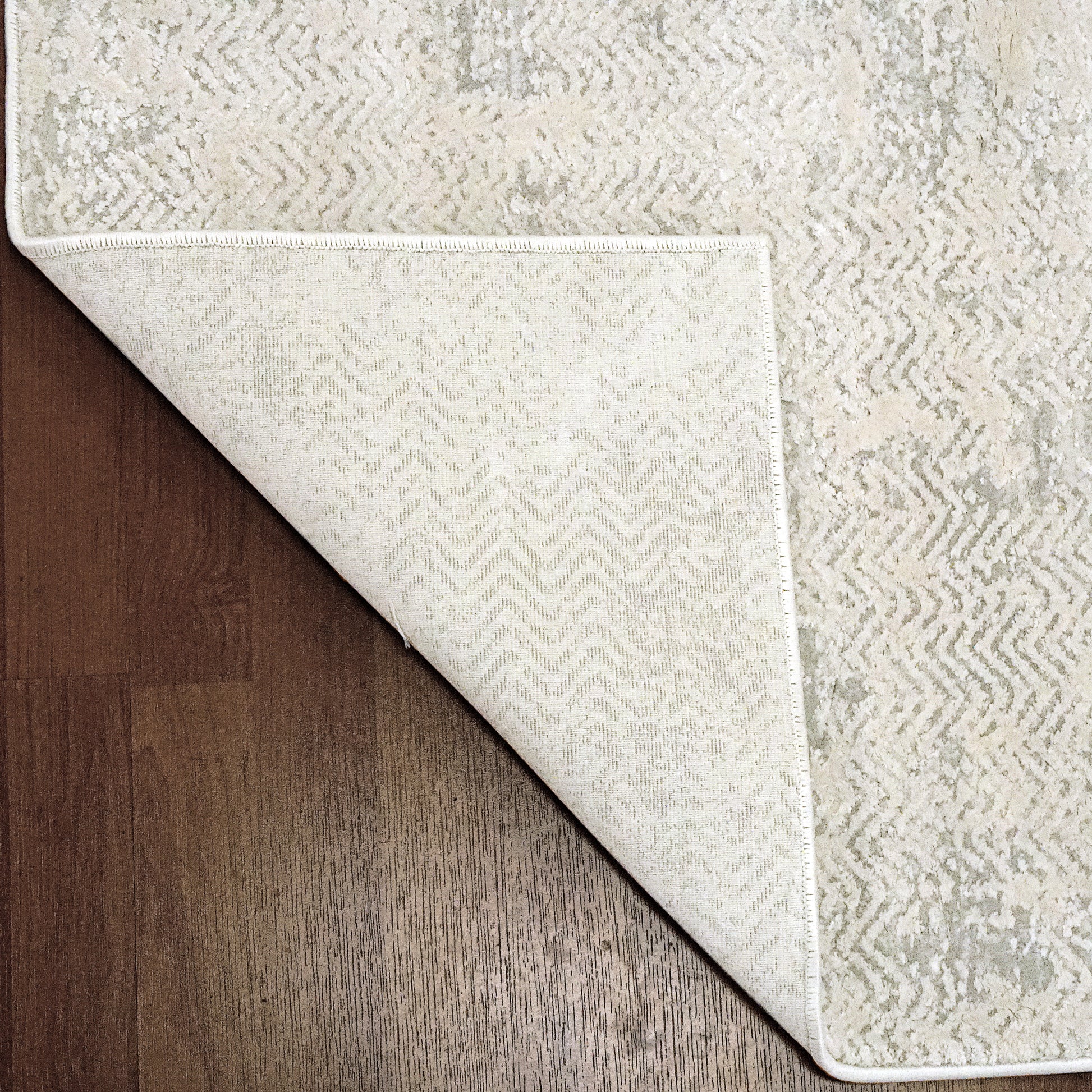 Quartz Transitional Ivory Distressed Medium Pile Rug