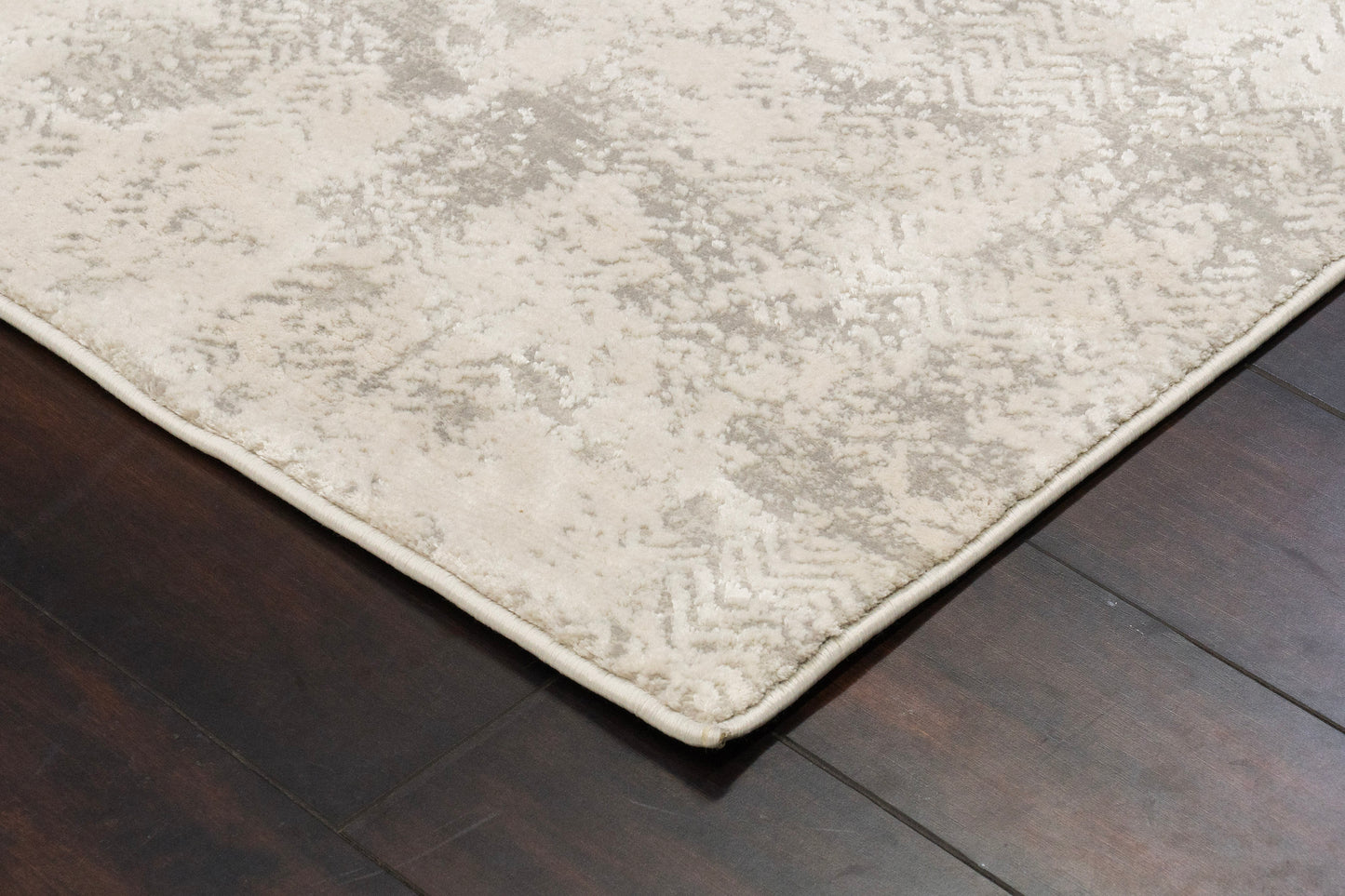 Quartz Transitional Ivory Distressed Medium Pile Rug