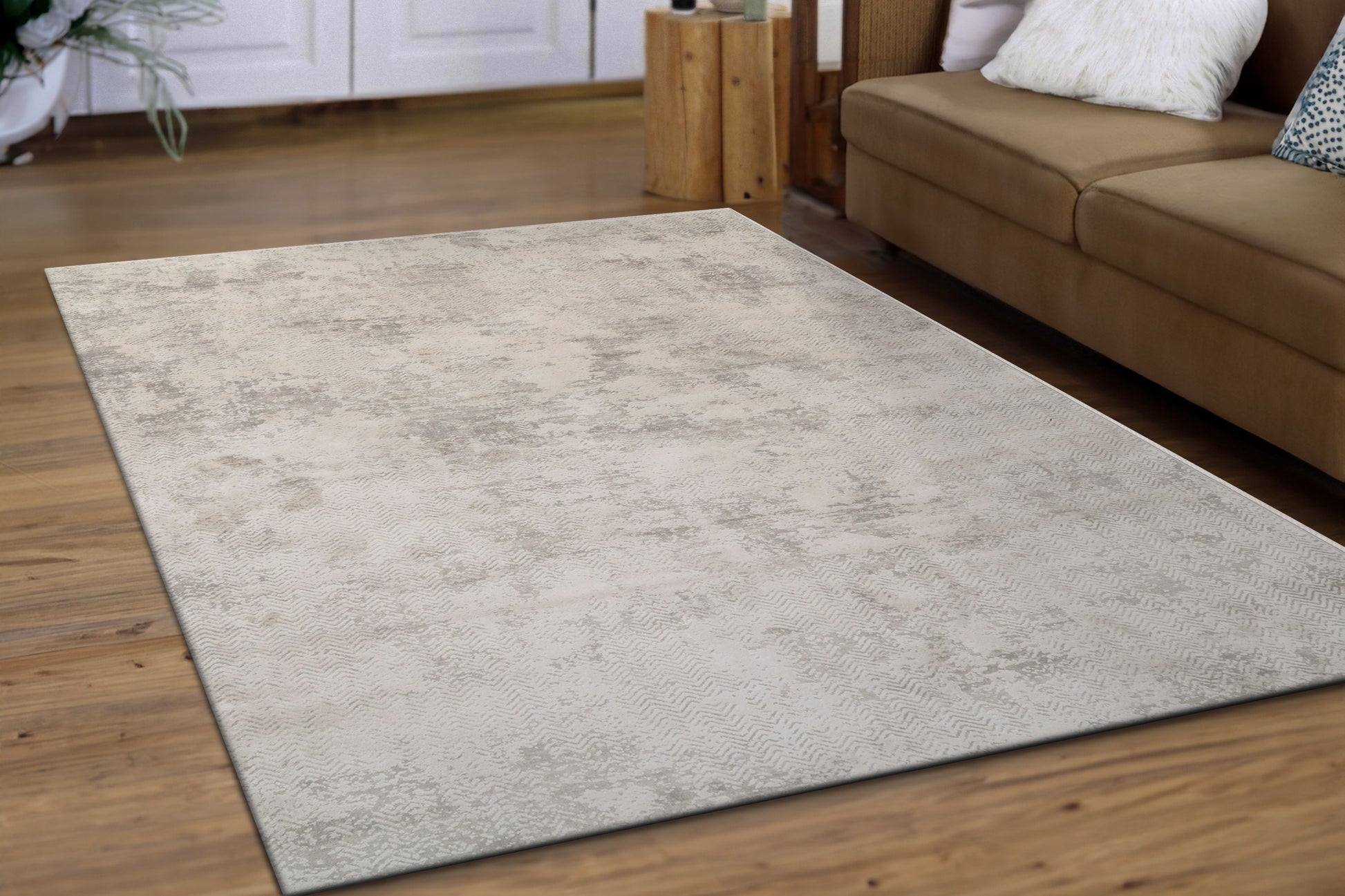 Quartz Transitional Ivory Distressed Medium Pile Rug