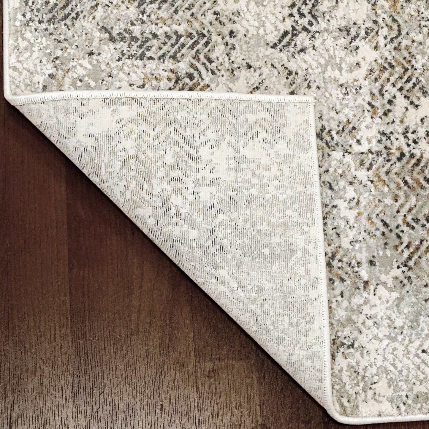 Quartz Transitional Ivory/Grey Distressed Medium Pile Rug