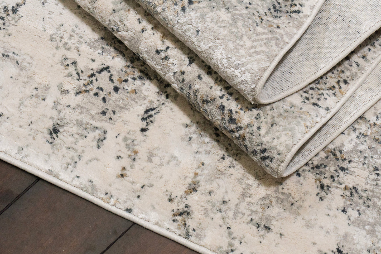 Quartz Transitional Ivory/Grey Distressed Medium Pile Rug
