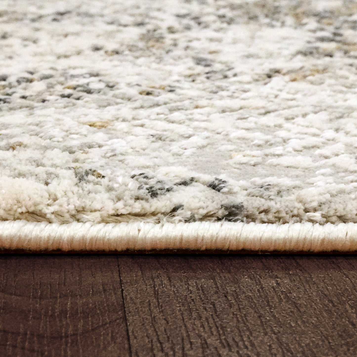 Quartz Transitional Ivory/Grey Distressed Medium Pile Rug