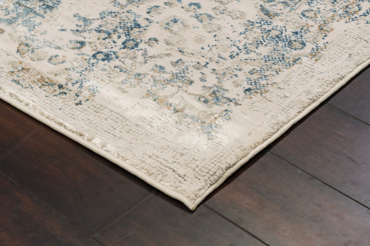 Quartz Transitional Ivory/Multi Distressed Medium Pile Rug