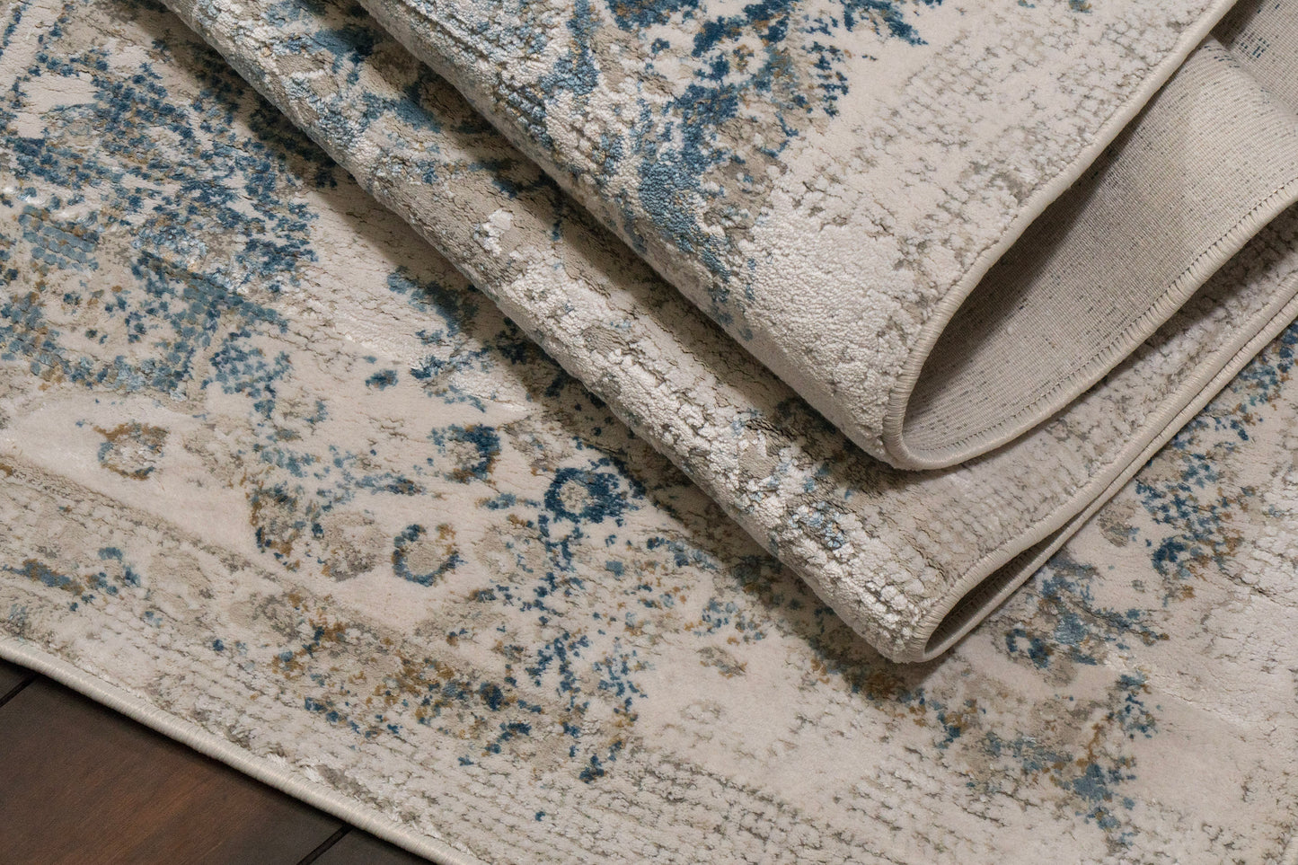 Quartz Transitional Ivory/Multi Distressed Medium Pile Rug