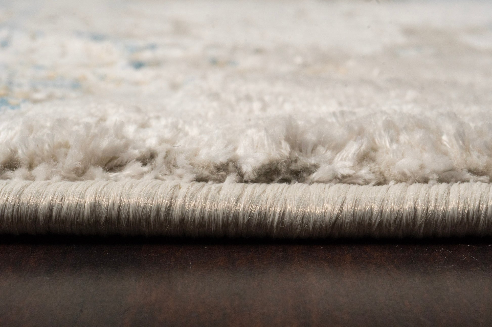 Quartz Transitional Ivory/Multi Distressed Medium Pile Rug