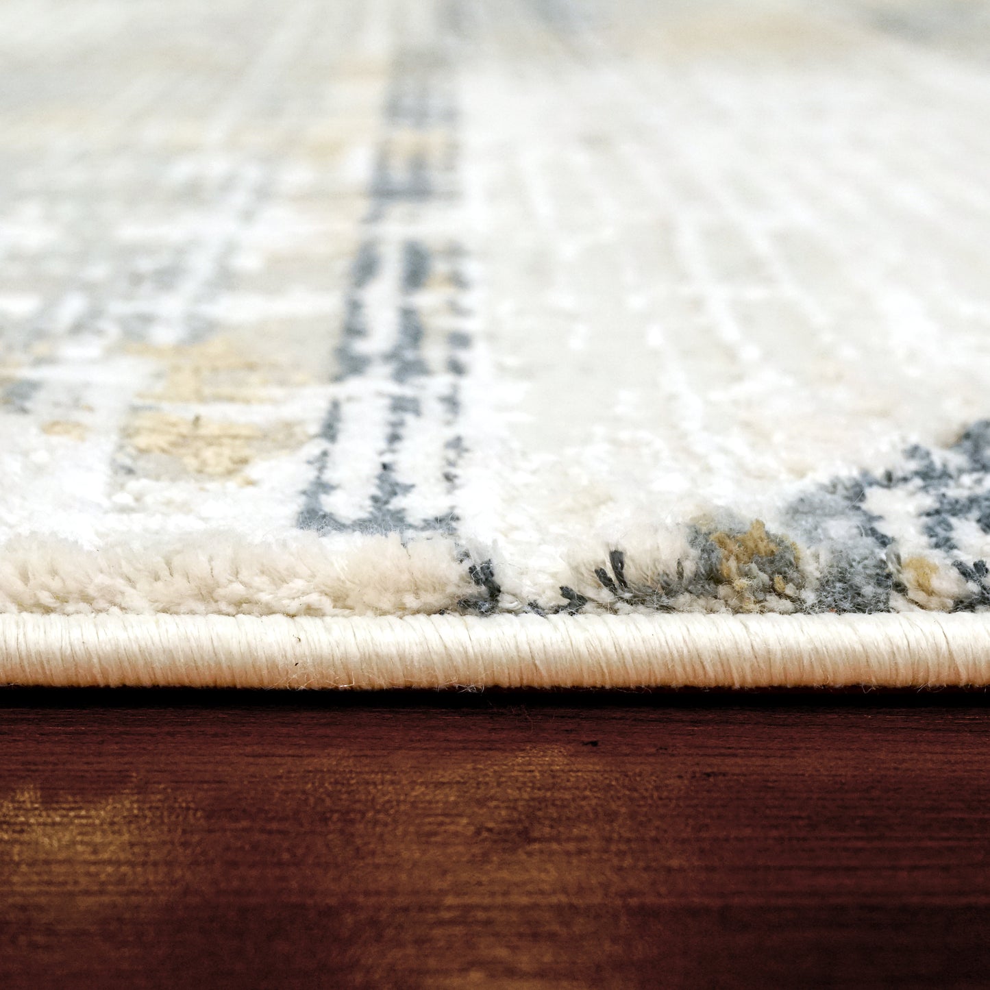 Quartz Transitional Ivory/Slate Distressed Medium Pile Rug