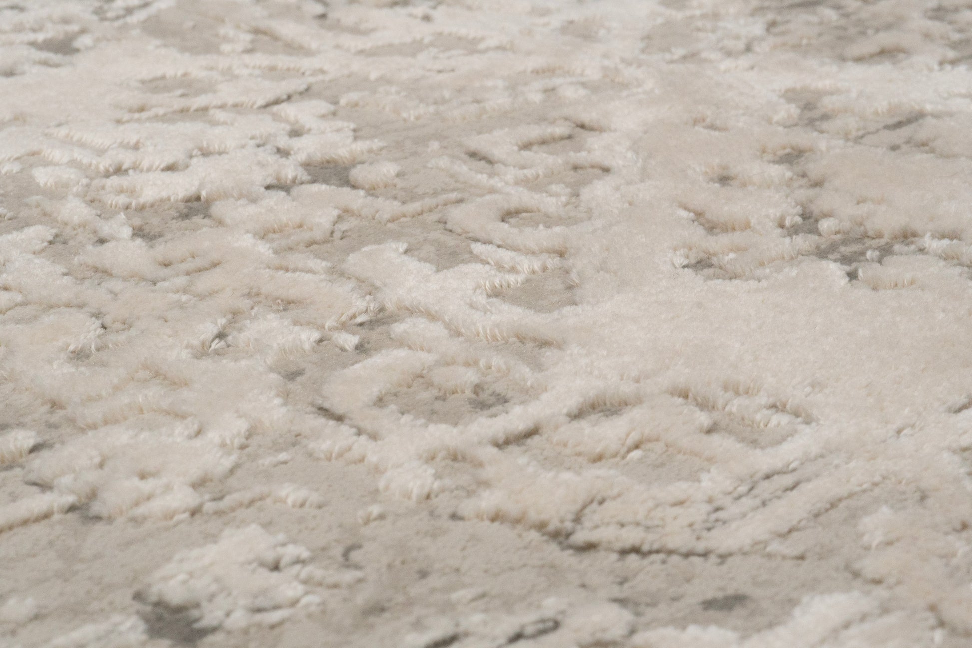Quartz Transitional Ivory Distressed Medium Pile Rug