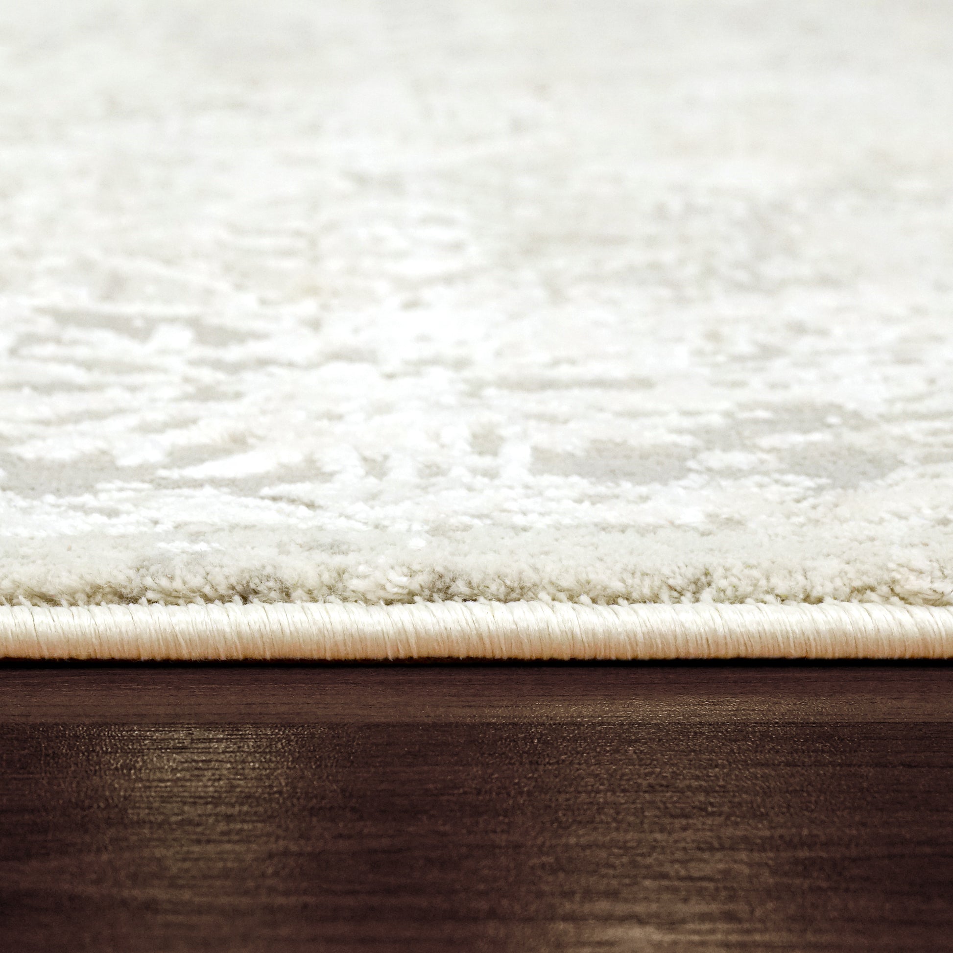 Quartz Transitional Ivory Distressed Medium Pile Rug