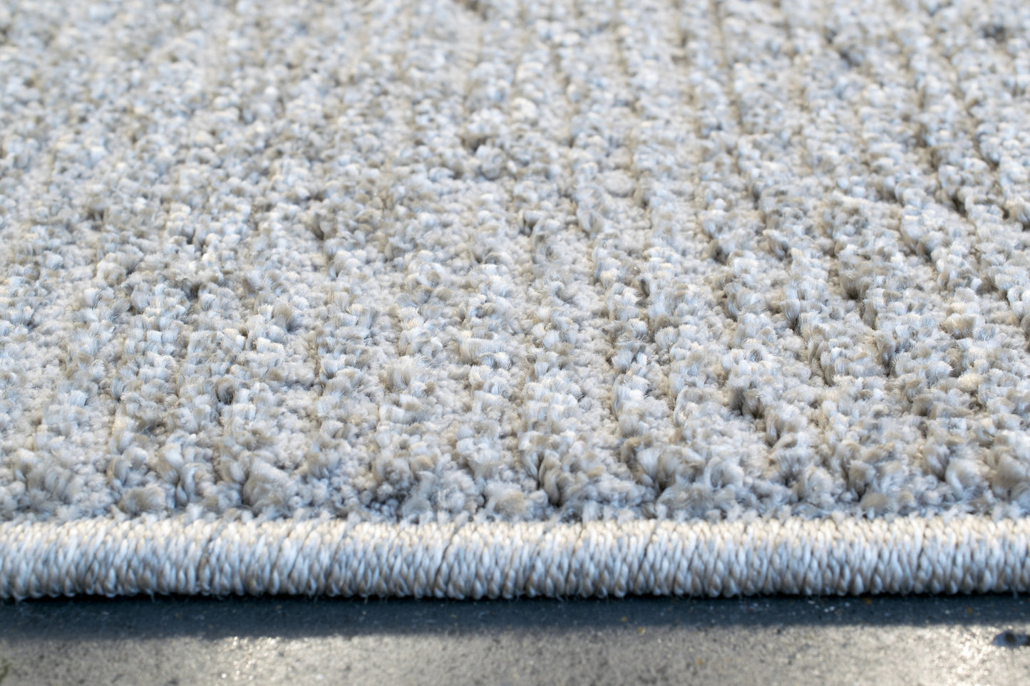 Quin Solid Grey Solid Color High-Low Rug