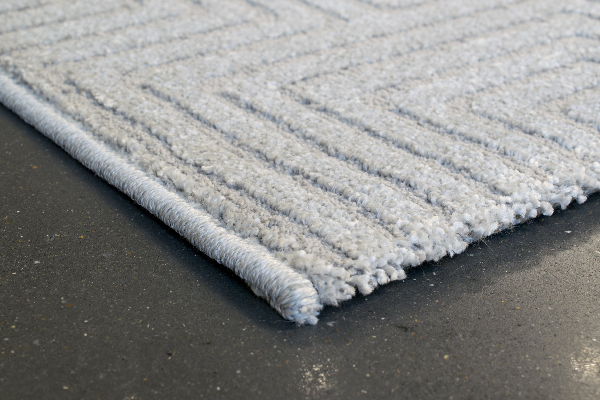 Quin Modern Light Grey Geometric High-Low Rug