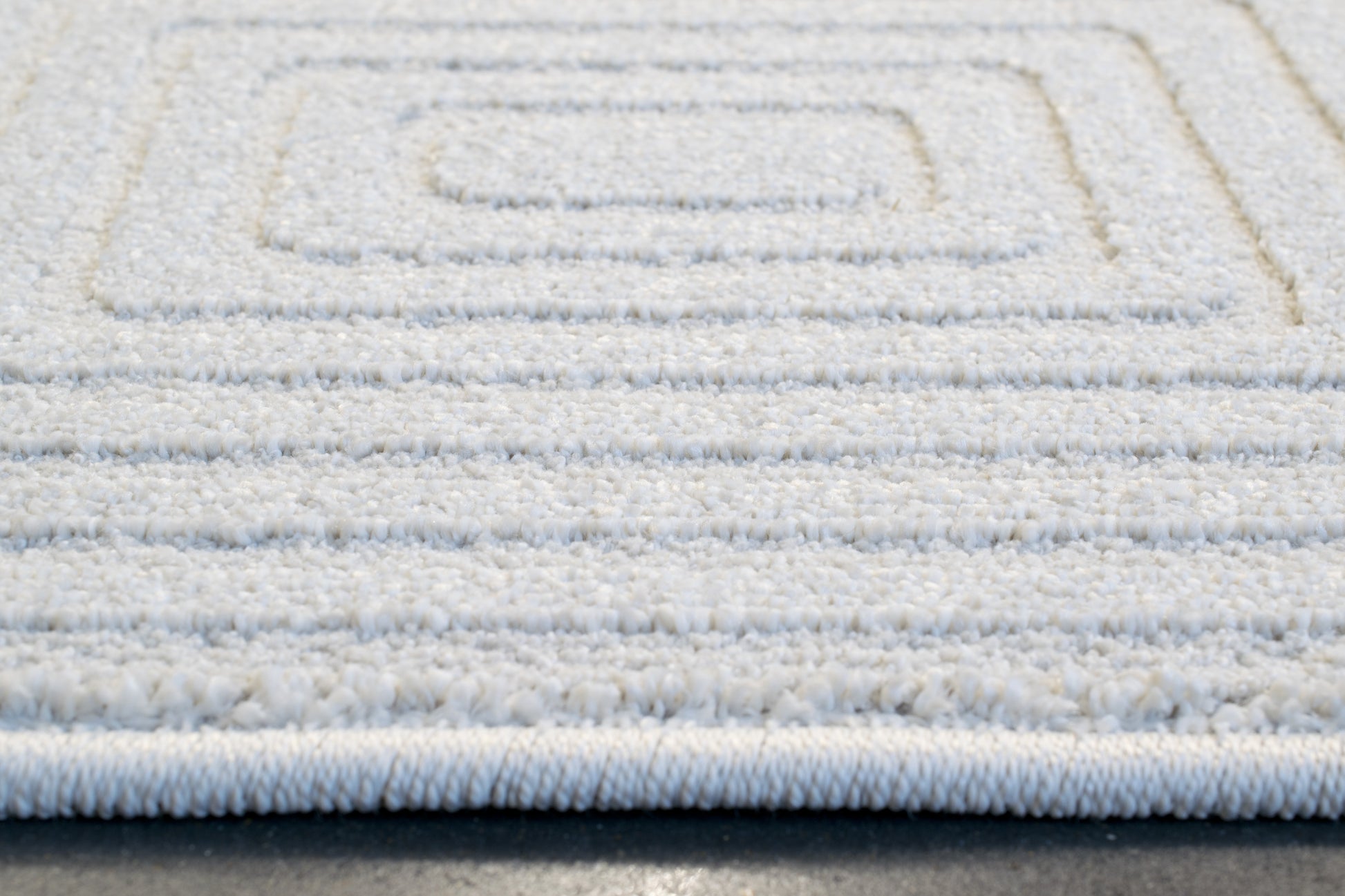 Quin Modern Ivory Geometric High-Low Rug