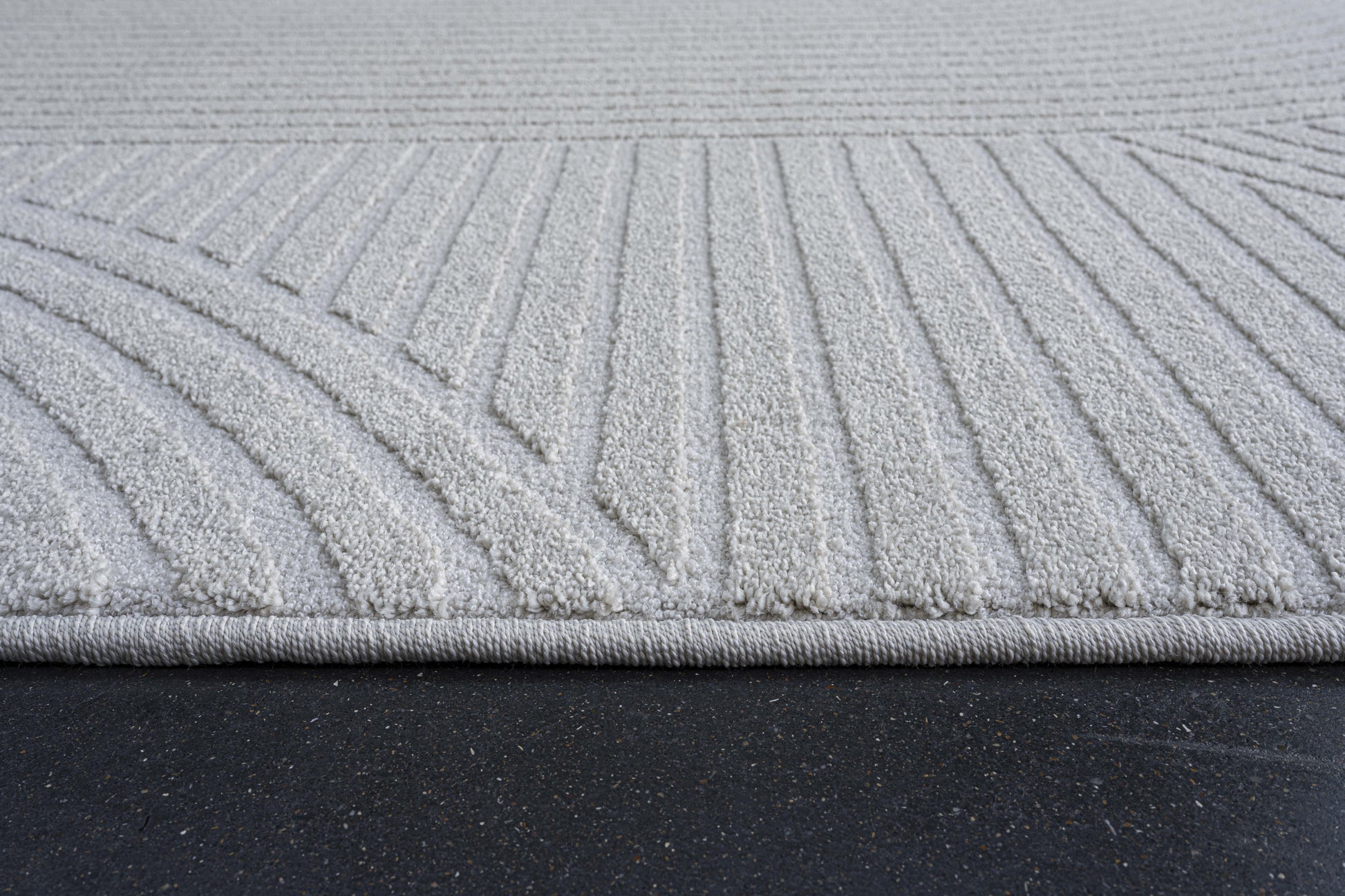 Quin Modern Ivory Geometric High-Low Rug