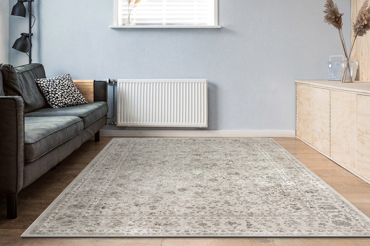 Renaissance Transitional Ivory/Grey Oriental Medium Pile Rug