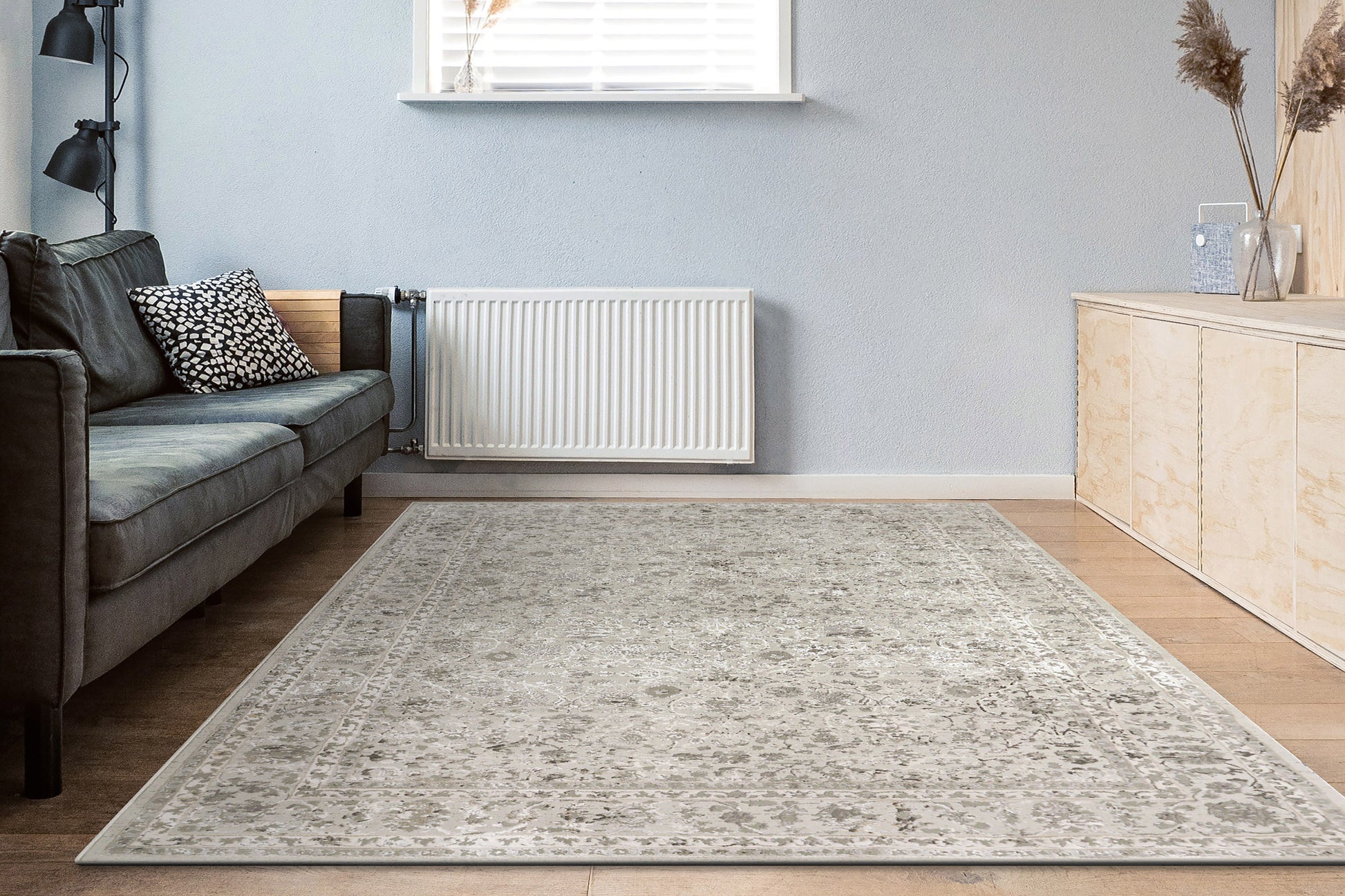 Renaissance Transitional Ivory/Grey Oriental Medium Pile Rug