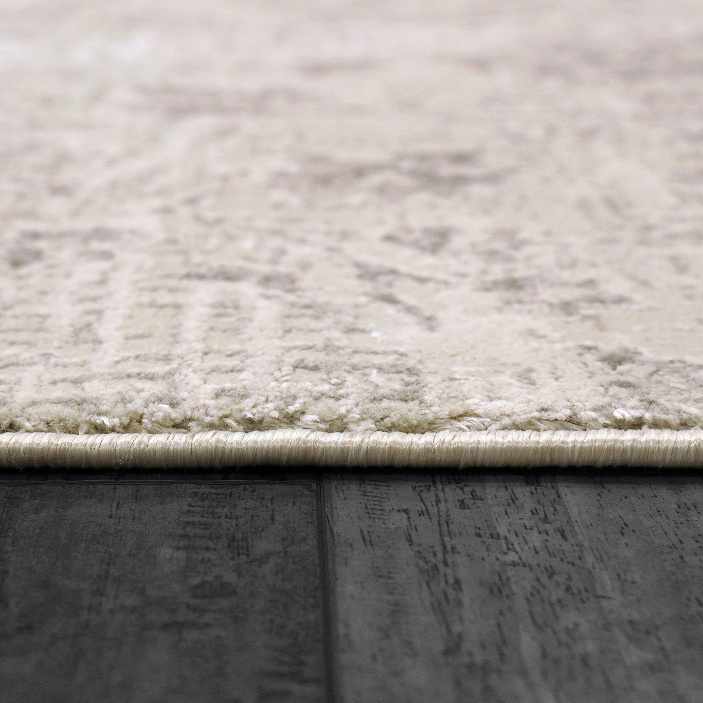 Renaissance Transitional Ivory/Grey Oriental Medium Pile Rug
