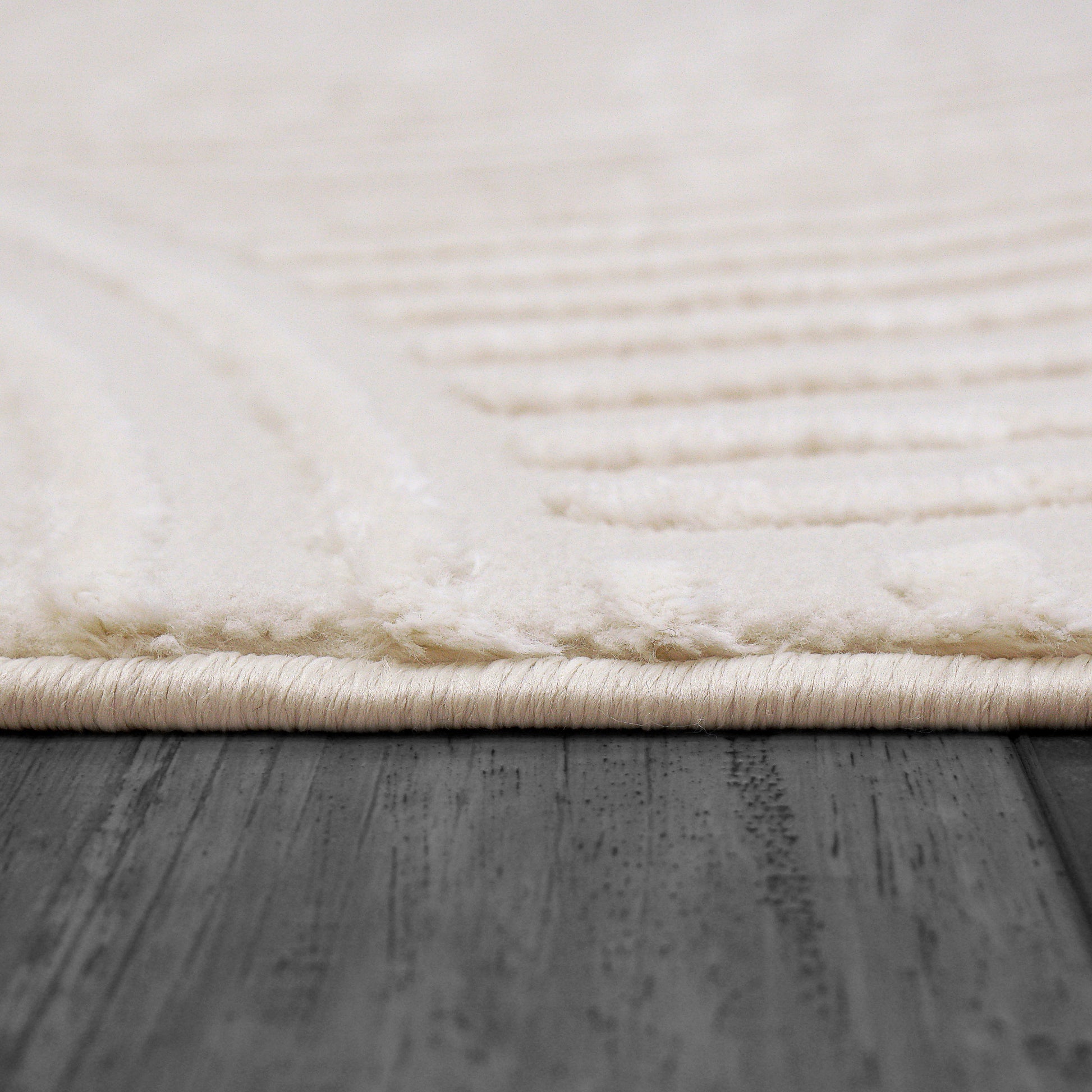 Rori Modern Ivory/Grey Geometric Medium Pile Rug