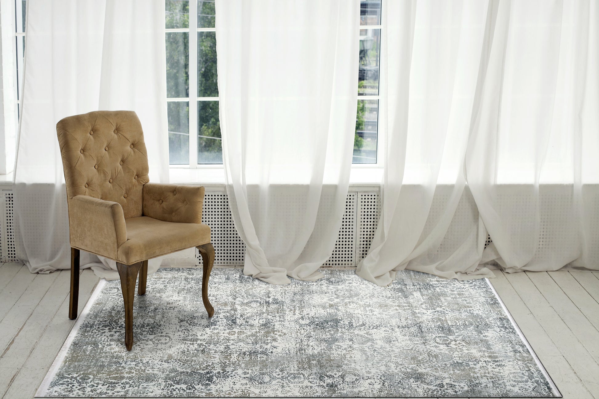 Ruby Transitional Ivory/Grey Distressed Medium Pile Rug