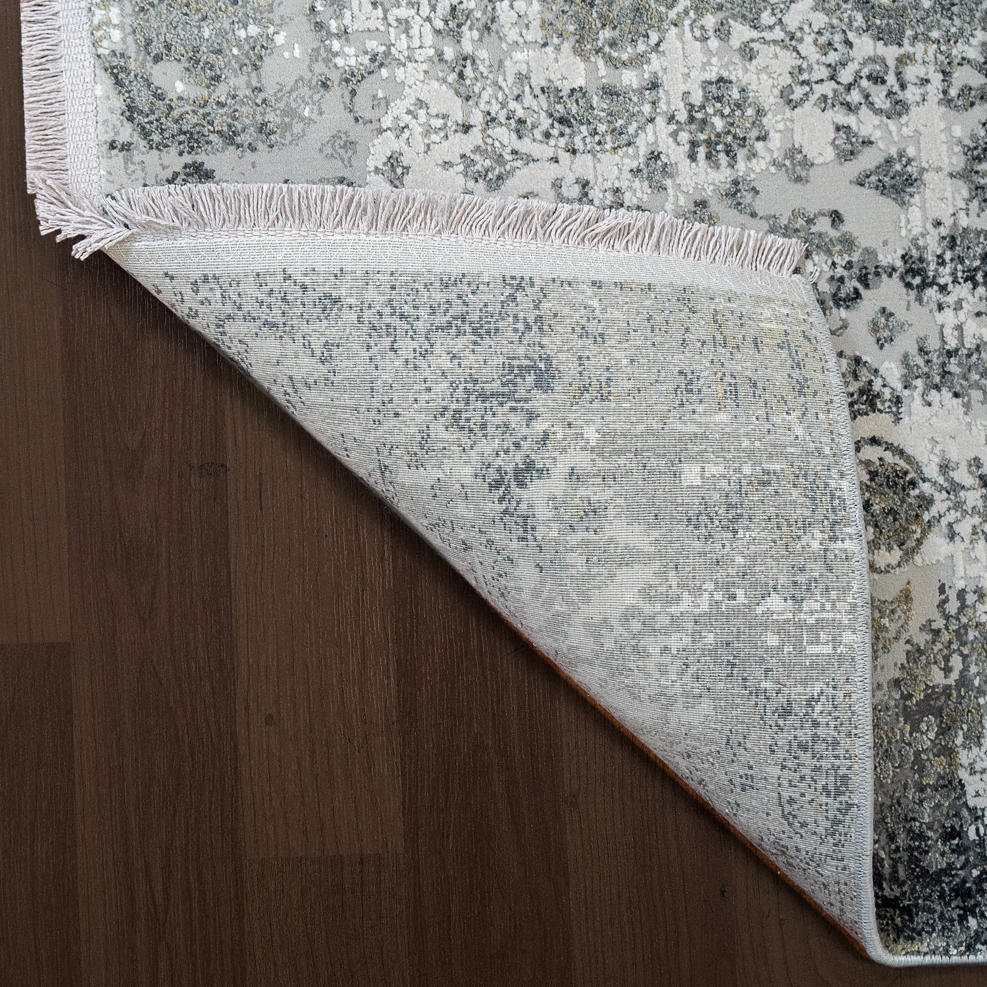 Ruby Transitional Ivory/Grey Distressed Medium Pile Rug