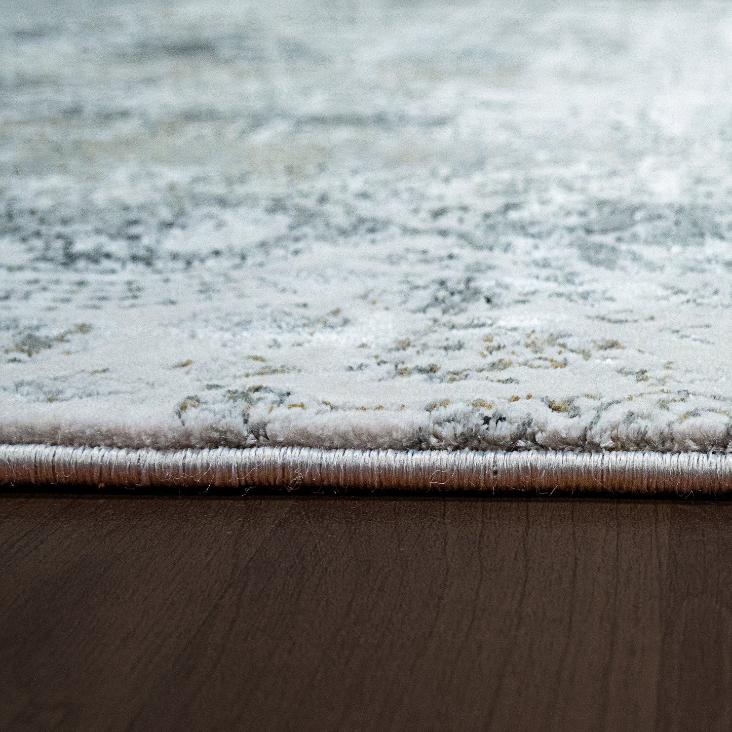 Ruby Transitional Ivory/Grey Distressed Medium Pile Rug