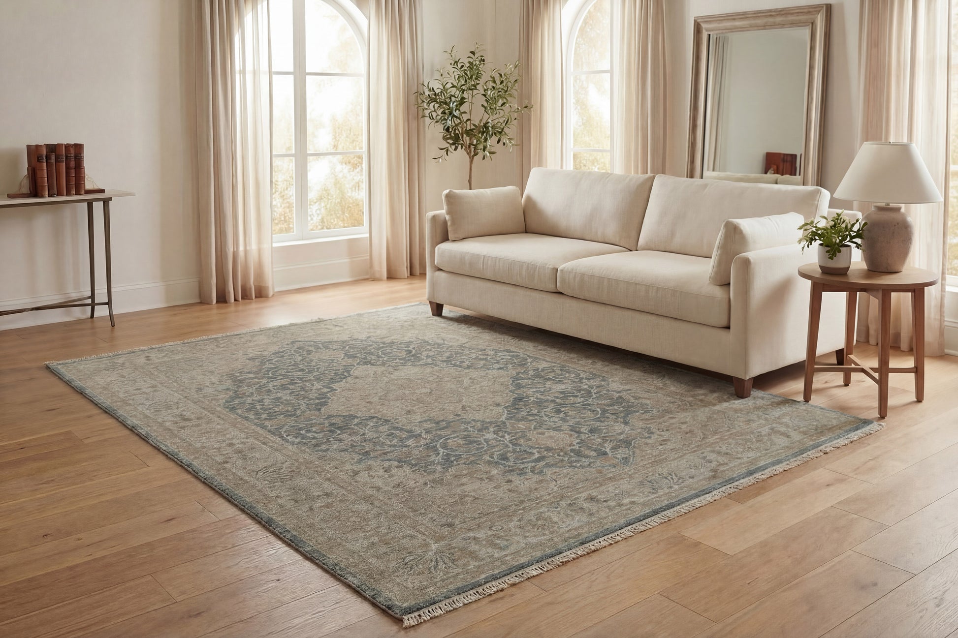 Solace Traditional Beige/Blue Medallion Medium Pile Rug