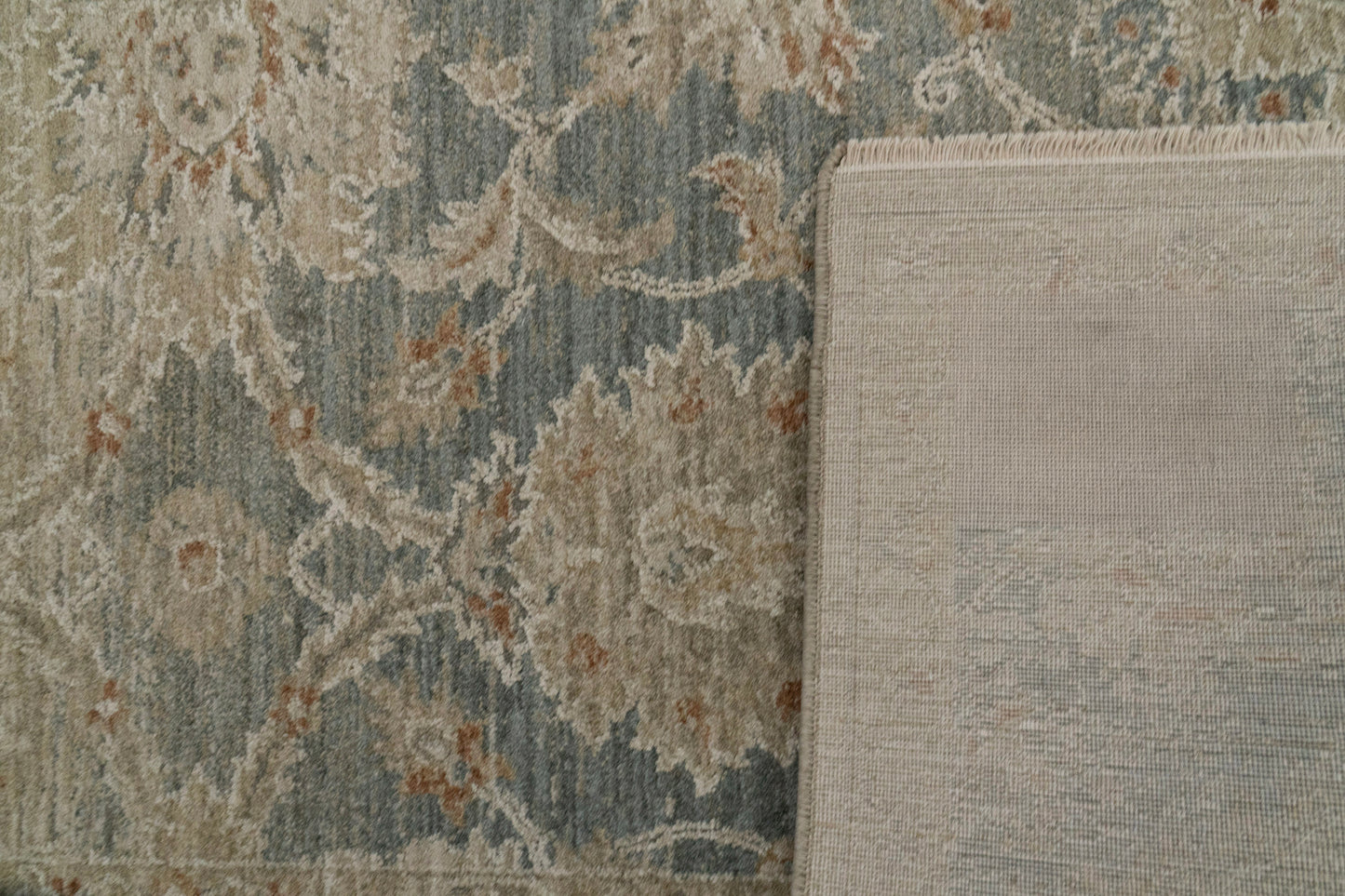 Solace Traditional Cream/Beige/Navy Floral Medium Pile Rug