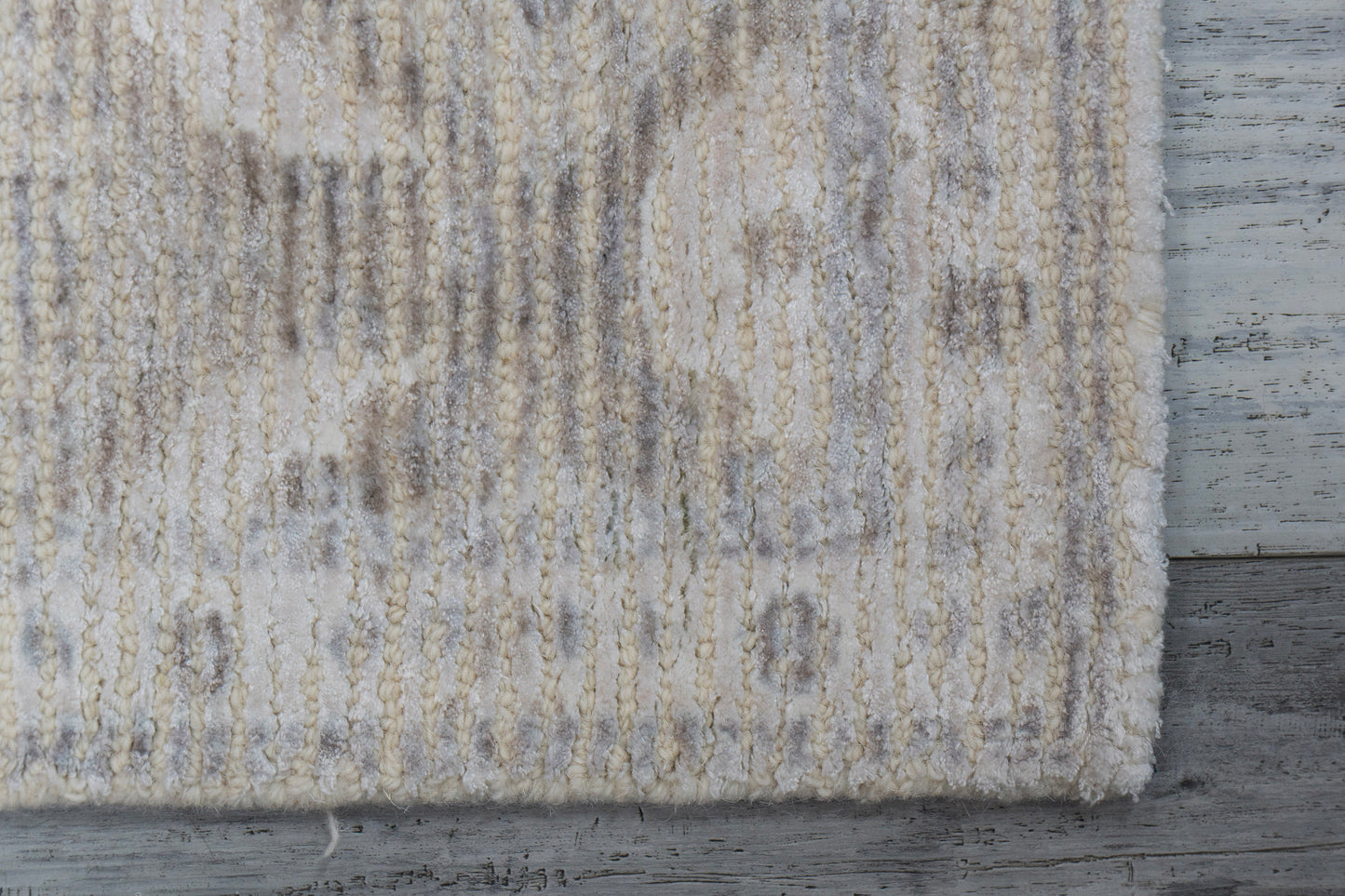 Stefano Traditional Ivory/Beige/Grey Medallion Medium Pile Rug