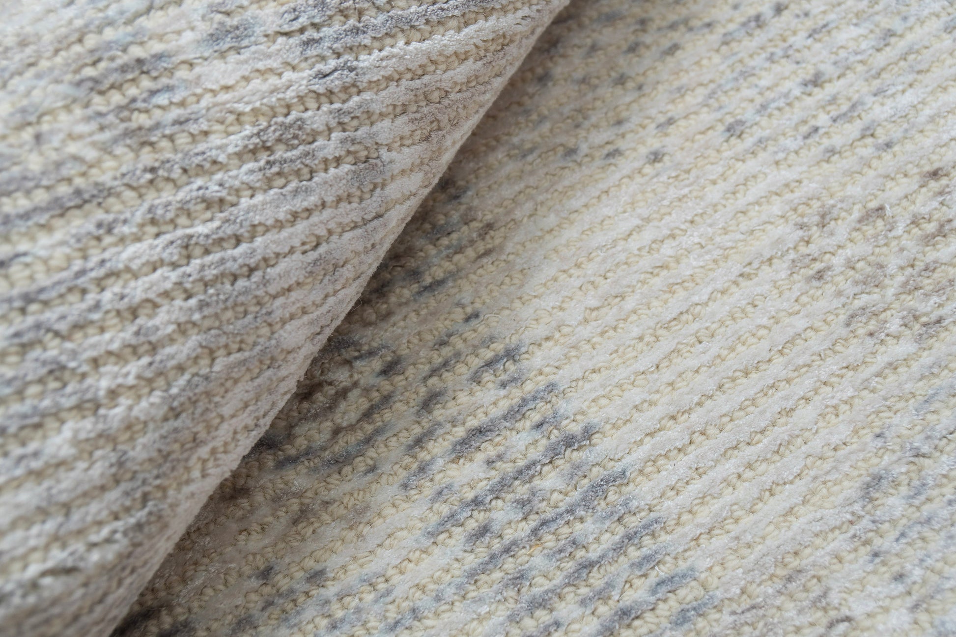 Stefano Traditional Ivory/Beige/Grey Medallion Medium Pile Rug