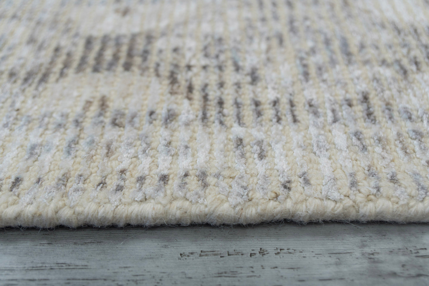 Stefano Traditional Ivory/Beige/Grey Medallion Medium Pile Rug