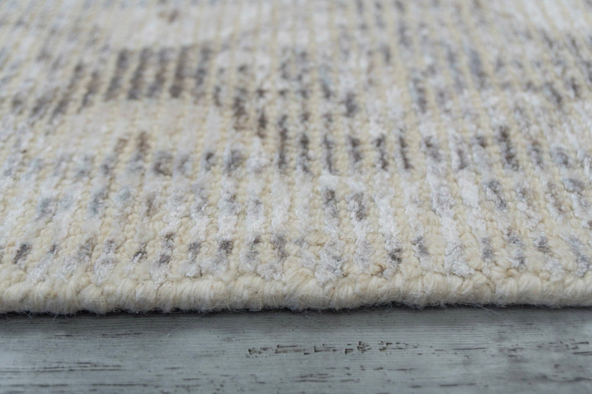Stefano Traditional Ivory/Beige/Grey Medallion Medium Pile Rug