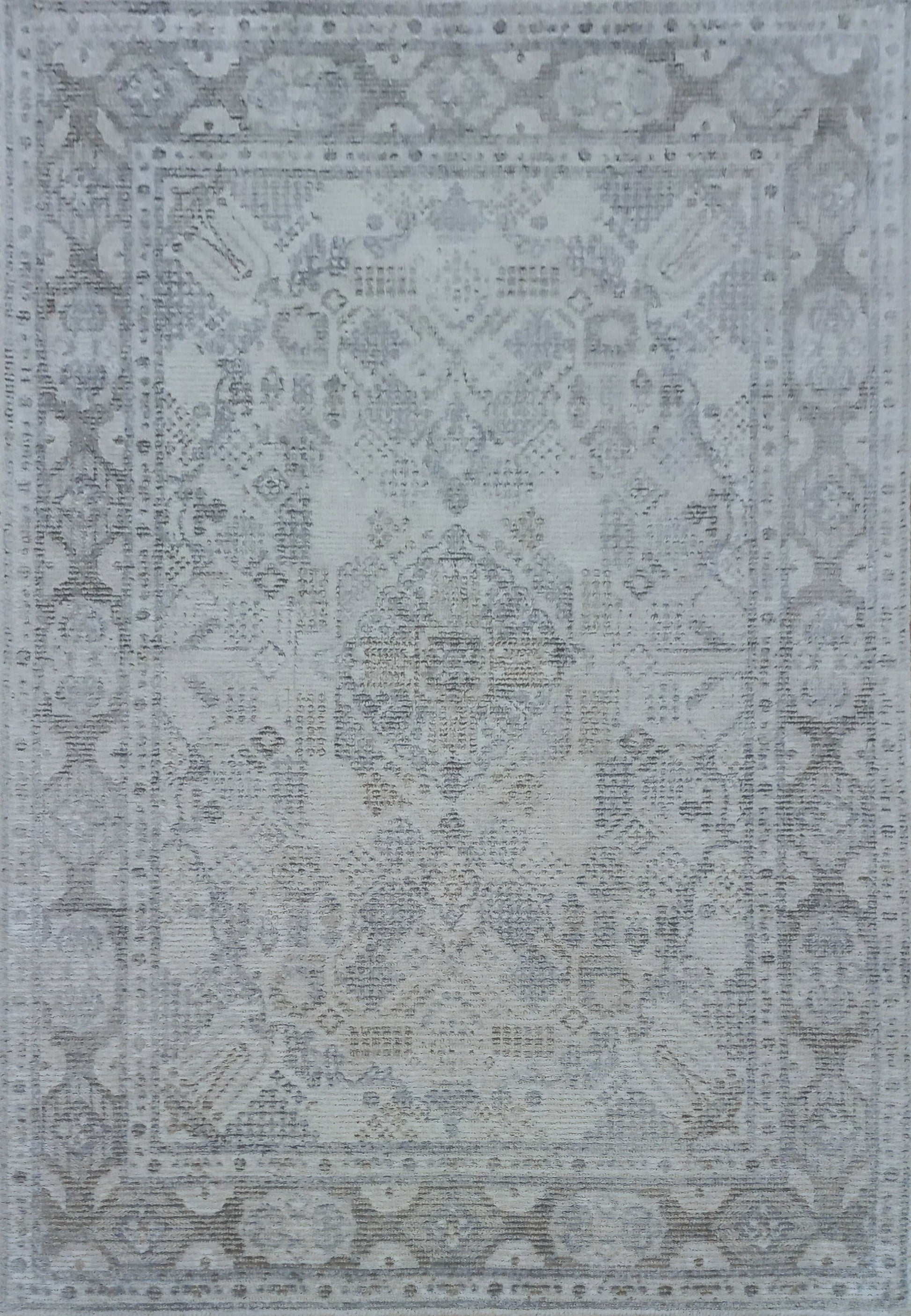 Stefano Traditional Ivory/Beige/Grey Medallion Medium Pile Rug