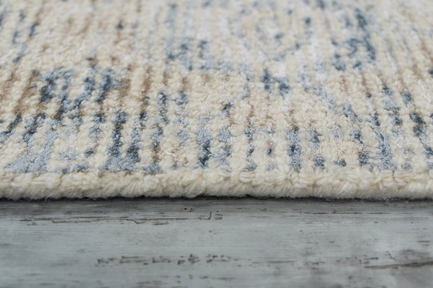 Stefano Traditional Beige/Navy Medallion Medium Pile Rug
