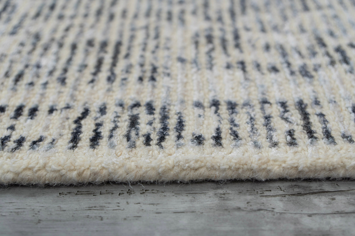 Stefano Traditional Ivory/Grey Medallion Medium Pile Rug