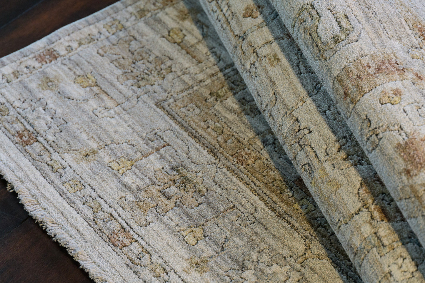 Trevi Transitional Grey/Cream Medallion Medium Pile Rug