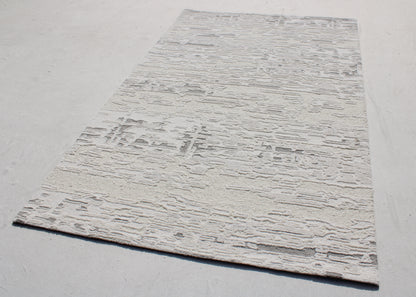 Trono Modern Ivory/Silver Abstract High-Low Rug