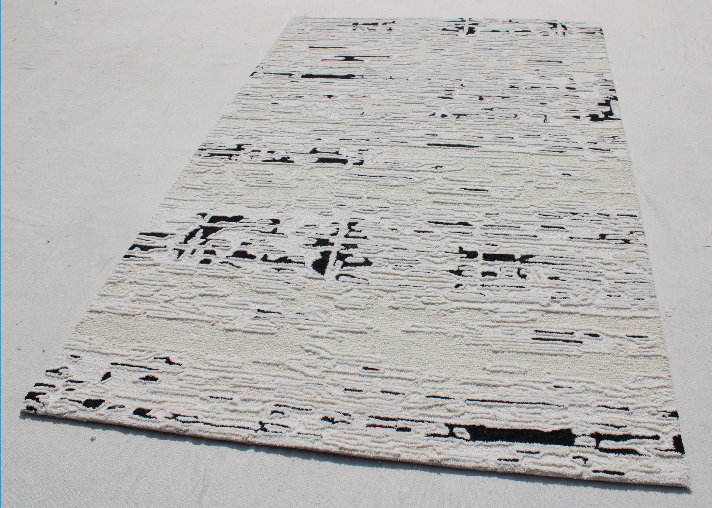Trono Modern Black/White Abstract High-Low Rug