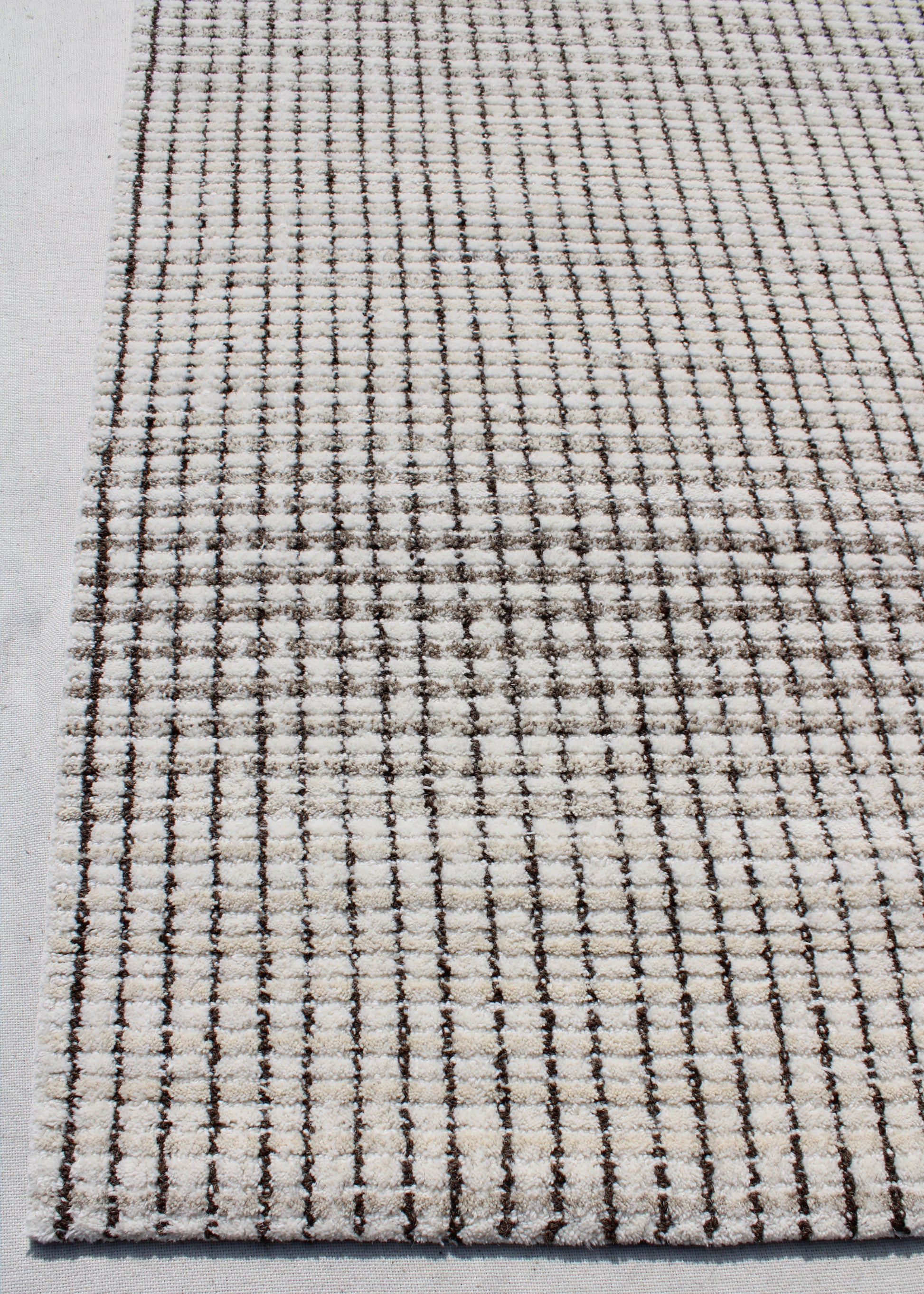 Trono Modern Ivory/Natural Geometric Low Pile Rug