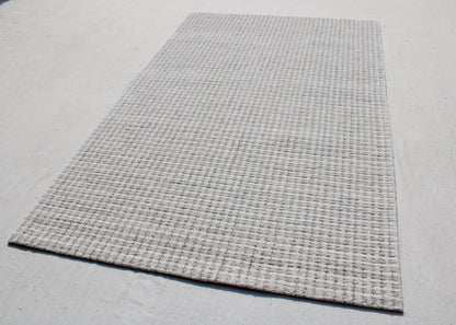 Trono Modern Ivory/Silver Geometric Low Pile Rug