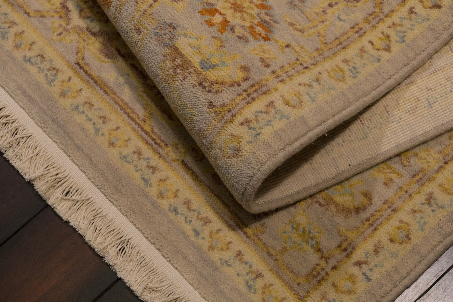 Wade Traditional Grey/Brown/Multi Medallion Medium Pile Rug