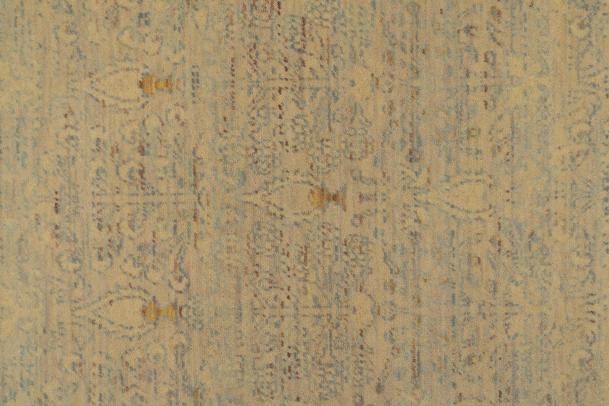 Wade Traditional Beige/Grey/Multi Floral Medium Pile Rug