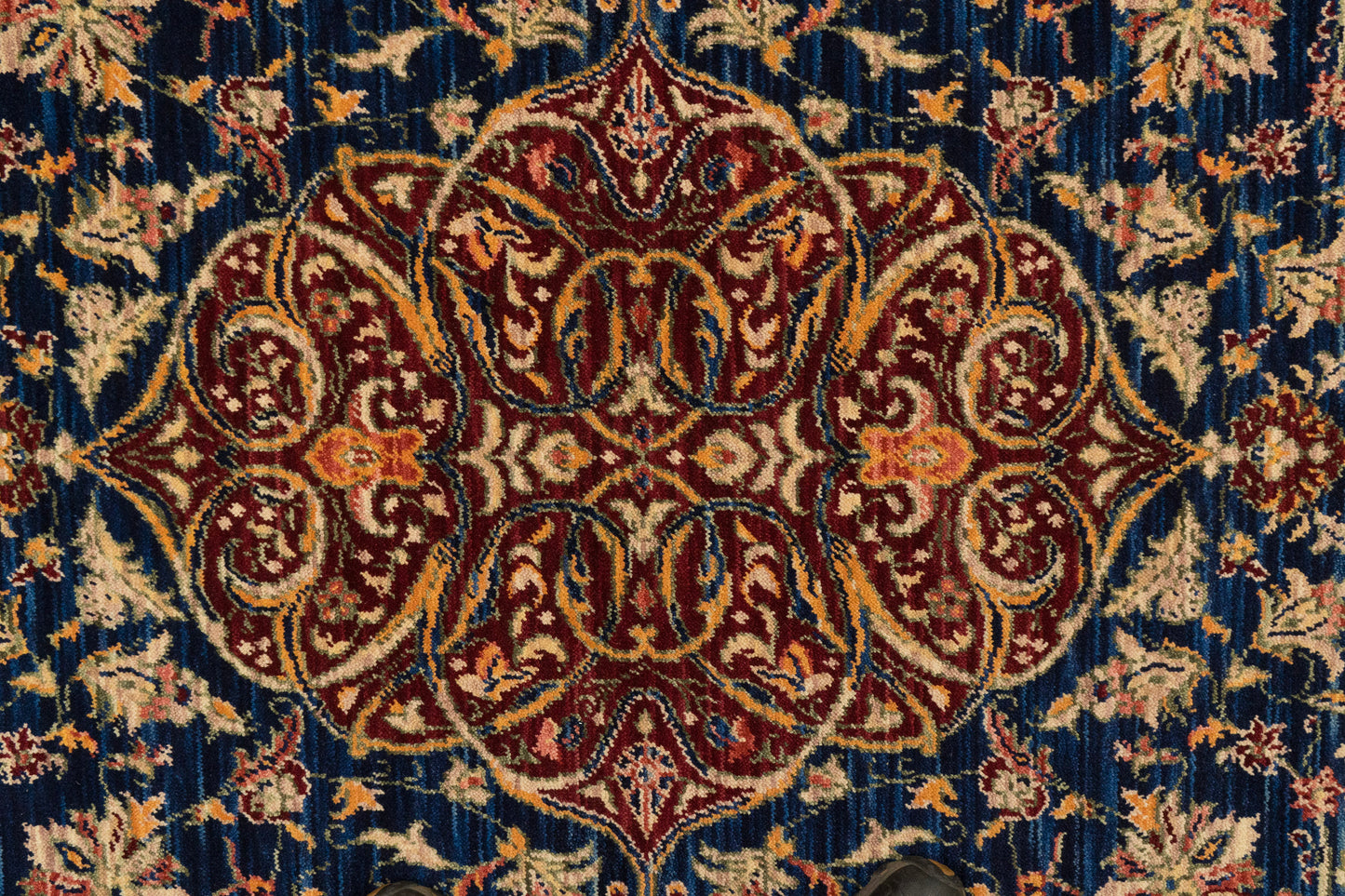 Wade Traditional Navy/Red/Multi Medallion Medium Pile Rug