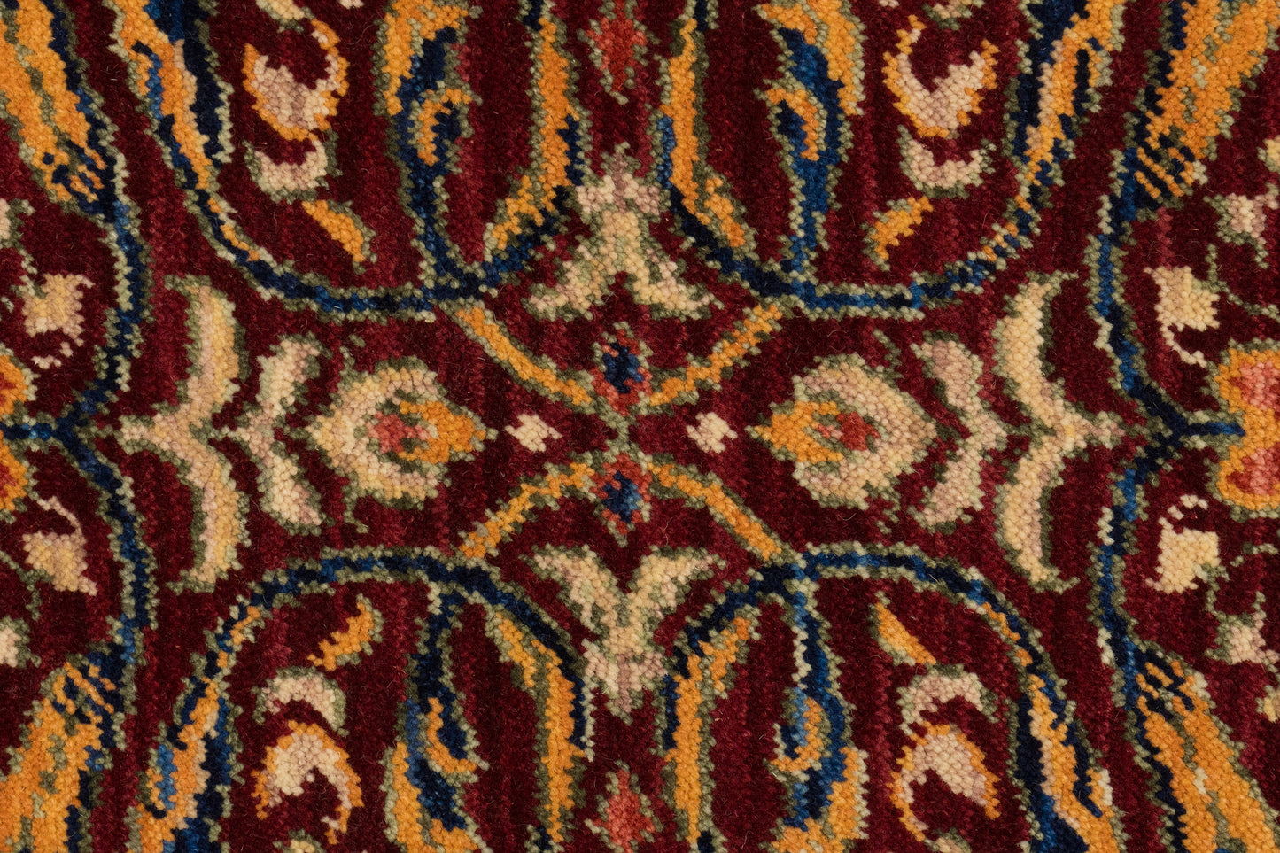 Wade Traditional Navy/Red/Multi Medallion Medium Pile Rug