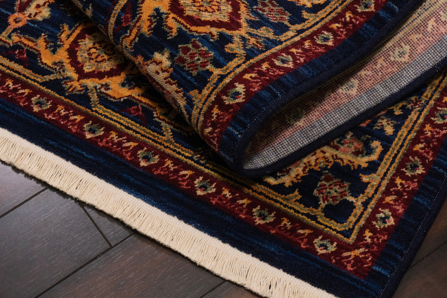 Wade Traditional Navy/Red/Multi Medallion Medium Pile Rug