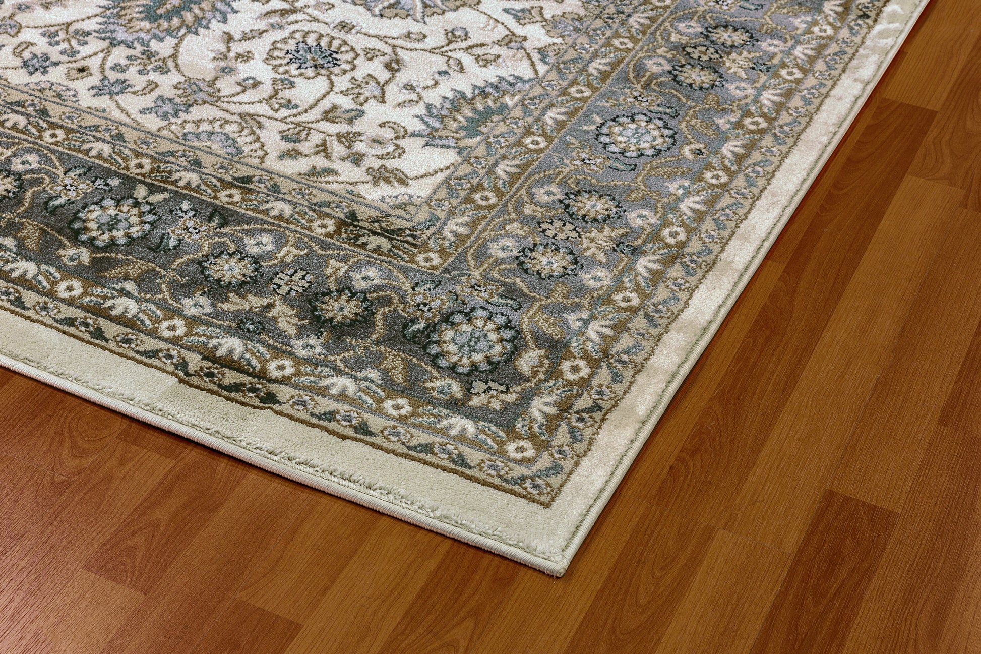 Yazd Traditional Ivory/Grey Classic Medium Pile Rug