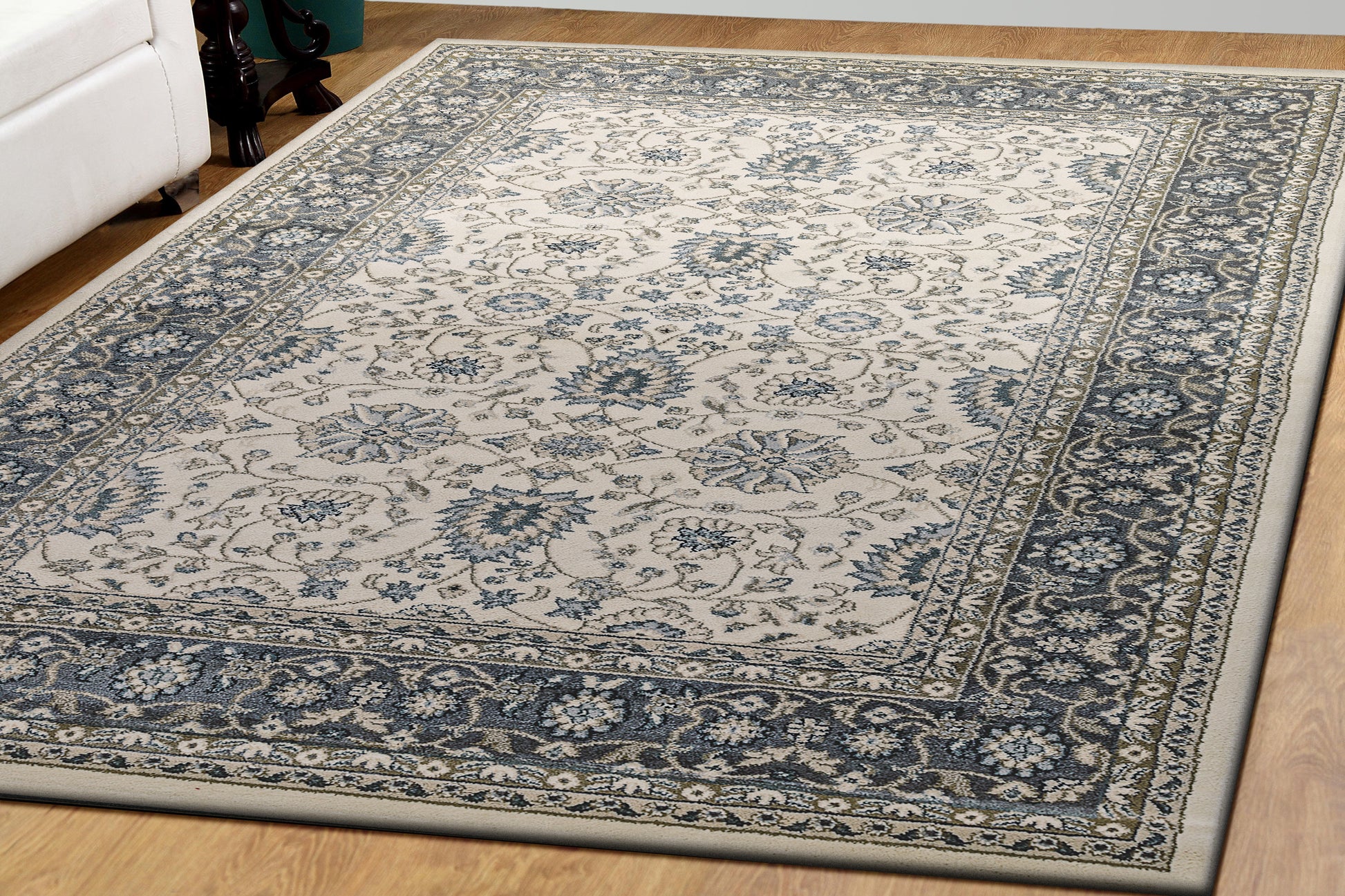 Yazd Traditional Ivory/Grey Classic Medium Pile Rug