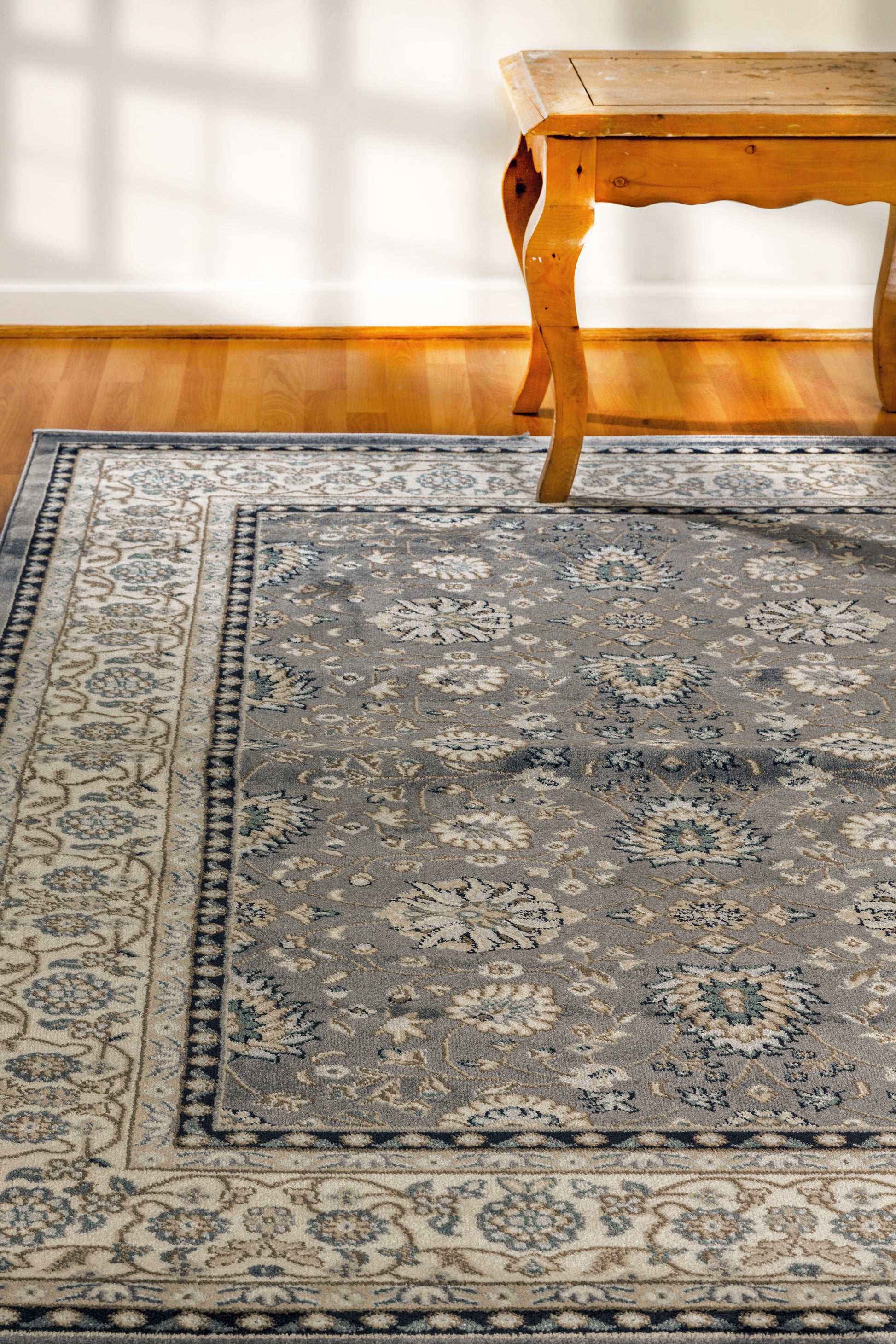 Yazd Traditional Grey/Ivory Classic Medium Pile Rug