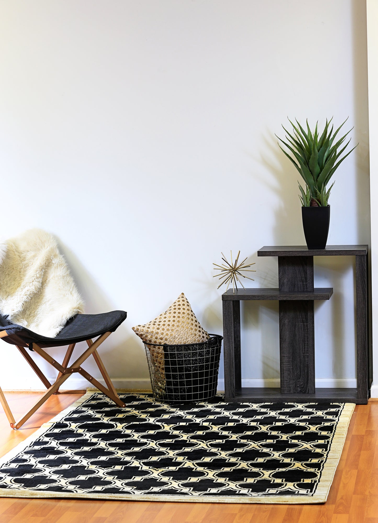 Yazd Contemporary Black Geometric Medium Pile Rug