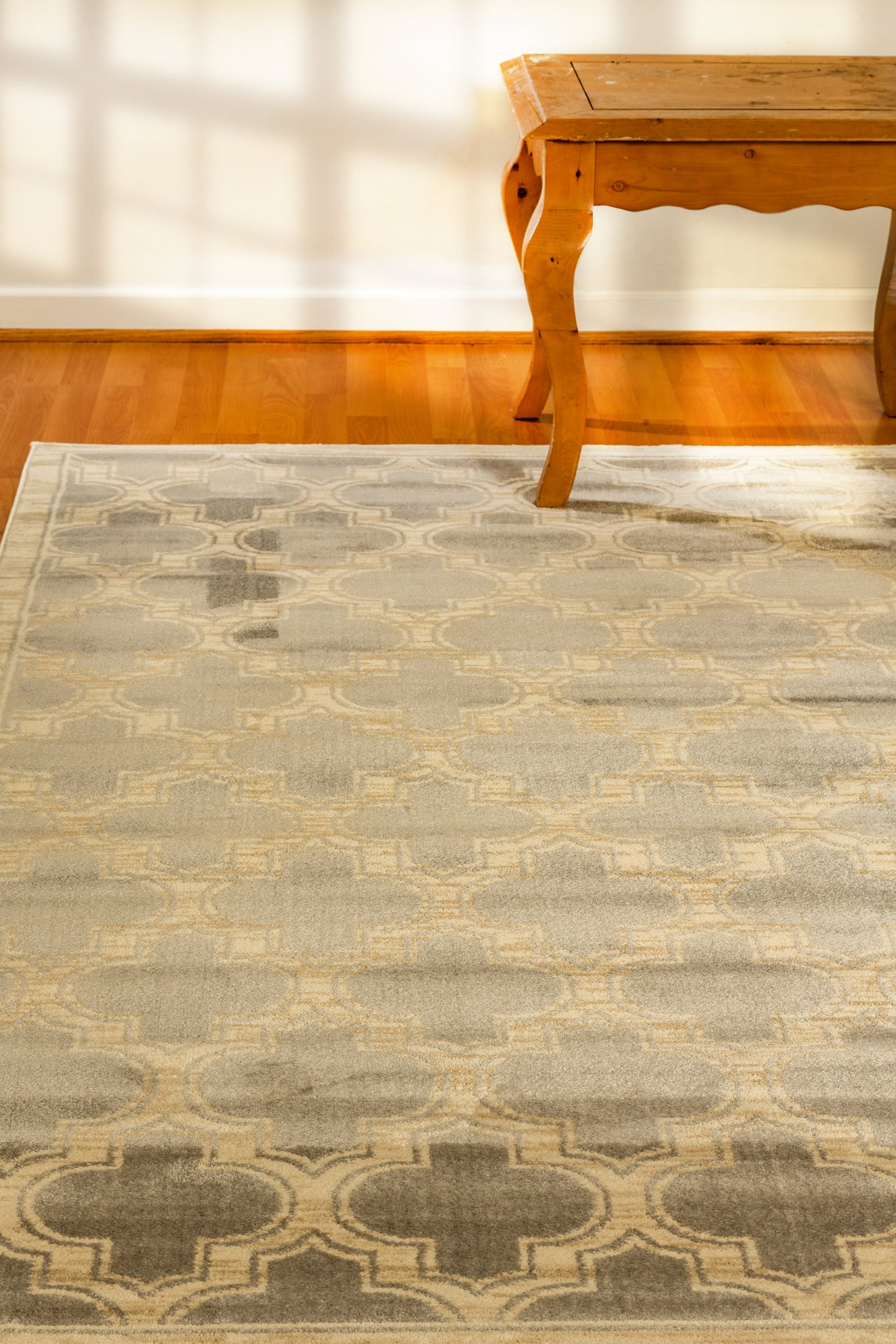 Yazd Traditional Grey/Ivory Classic Medium Pile Rug