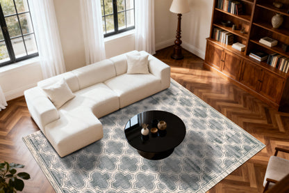 Yazd Traditional Grey/Ivory Classic Medium Pile Rug